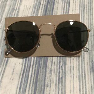 Dyllon Metal Round Sunglasses